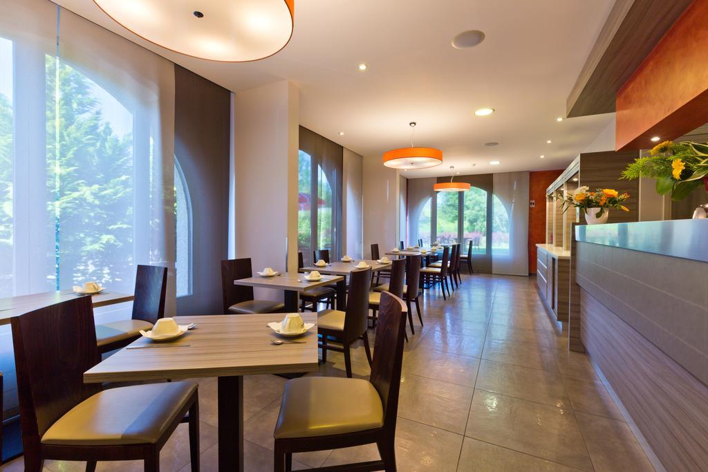 Logis Albhotel Grill アルビ＝シェラン エクステリア 写真