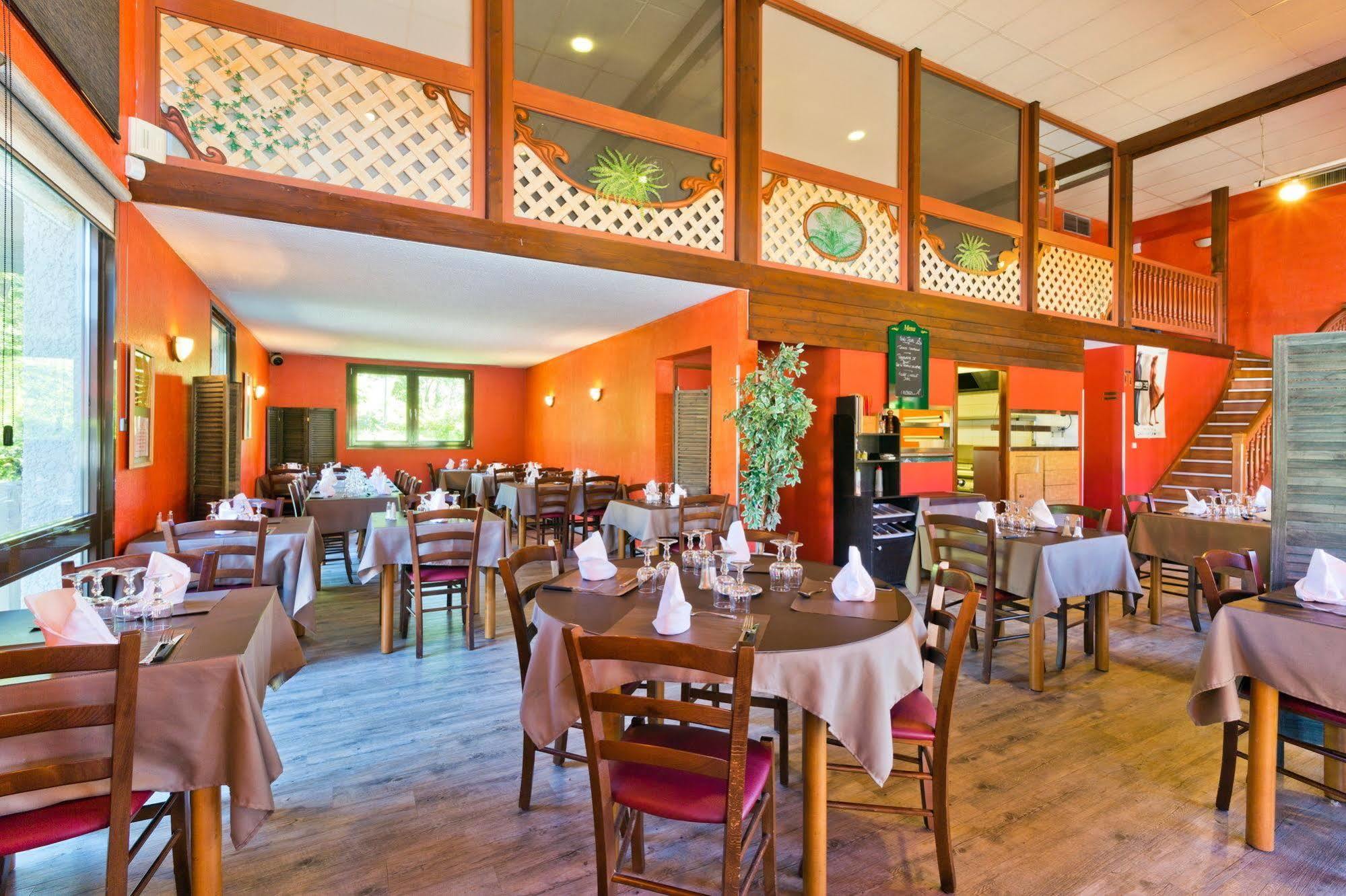 Logis Albhotel Grill アルビ＝シェラン エクステリア 写真