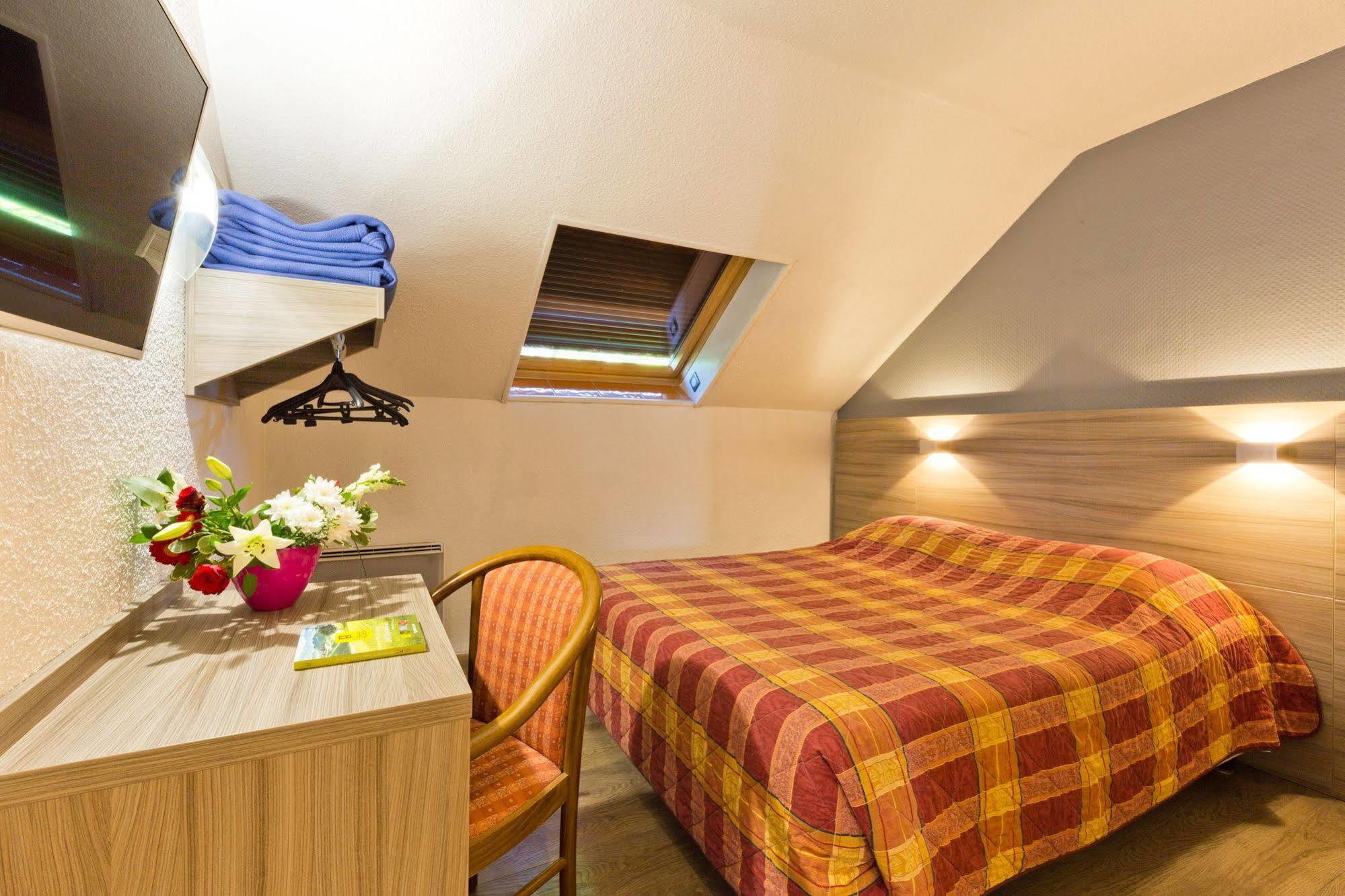 Logis Albhotel Grill アルビ＝シェラン エクステリア 写真